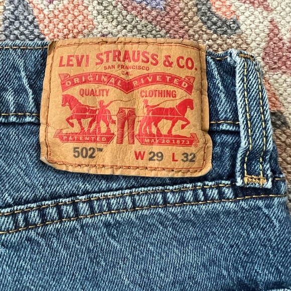 Levi’s 28/29 502 Mid Rise Slim Leg - Picture 3 of 4